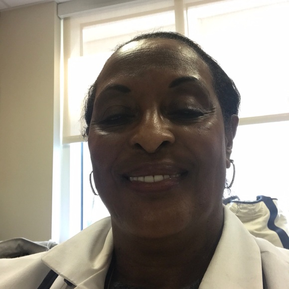 Profile Picture of Virginia Cuberson (@vocuberson) on Poshmark