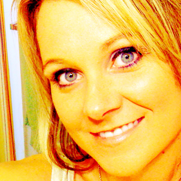 Profile Picture of Angela Frederick (@angelafrederick) on Poshmark