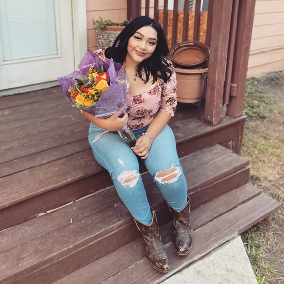 Profile Picture of Clarissa Barranco (@clarissabarranc) on Poshmark