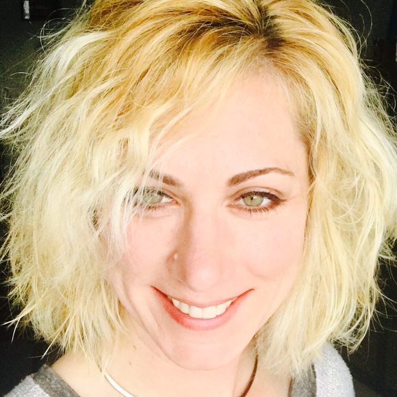 Profile Picture of Dana Willette (@dmstx1) on Poshmark