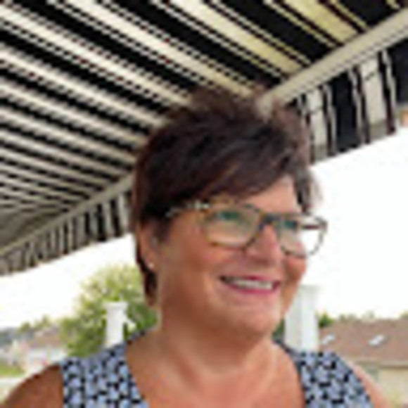 Profile Picture of Nancy Duda (@nancyaduda) on Poshmark