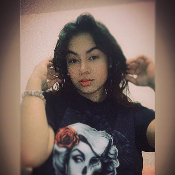 Profile Picture of Alexa Franco (@alexafranco1234) on Poshmark