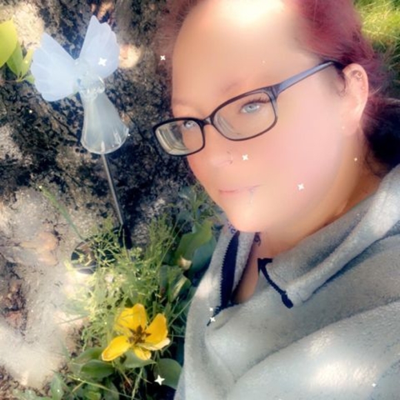 Profile Picture of Katelynn Kitner (@stitcharmygirl9) on Poshmark