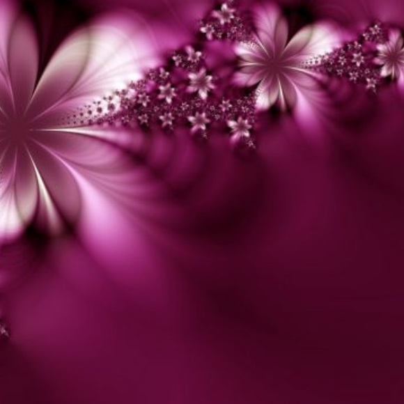 Profile Picture of Danyell Smith (@ldsmith1985) on Poshmark