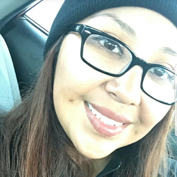 Profile Picture of Alanah Reid (@lanah_r) on Poshmark