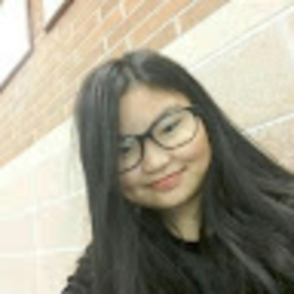 Profile Picture of Ruby Wang (@rubywang303) on Poshmark