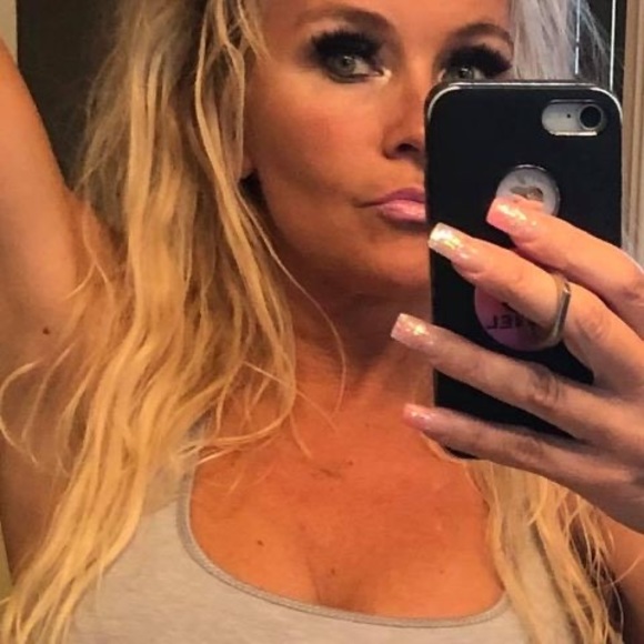 Profile Picture of Kim Obrien (@munseyk) on Poshmark