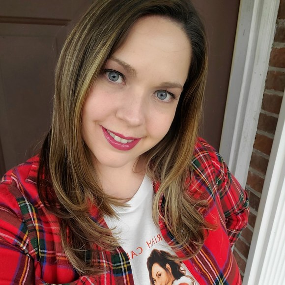 Profile Picture of Amy Crabtree (@jessesgirl0421) on Poshmark