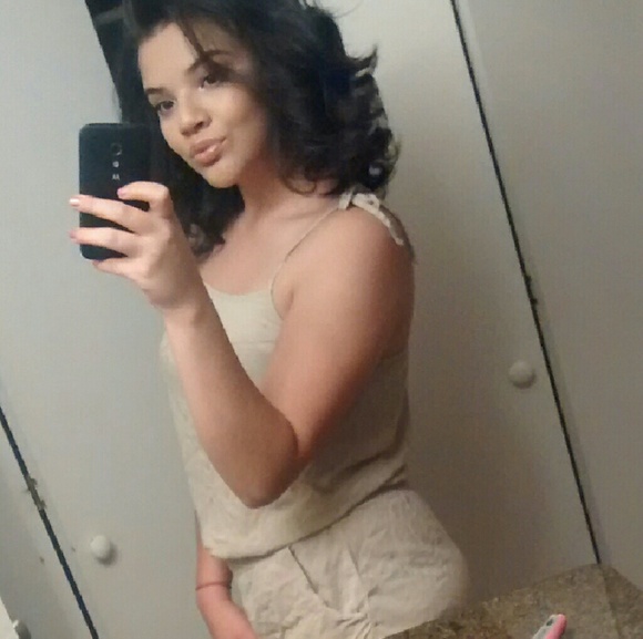 Profile Picture of Brandi Urango (@beeurango) on Poshmark