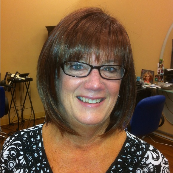 Profile Picture of Diane Farnsworth (@dianefarns) on Poshmark