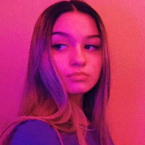 Profile Picture of Hayley Gingery (@hayleylynng) on Poshmark