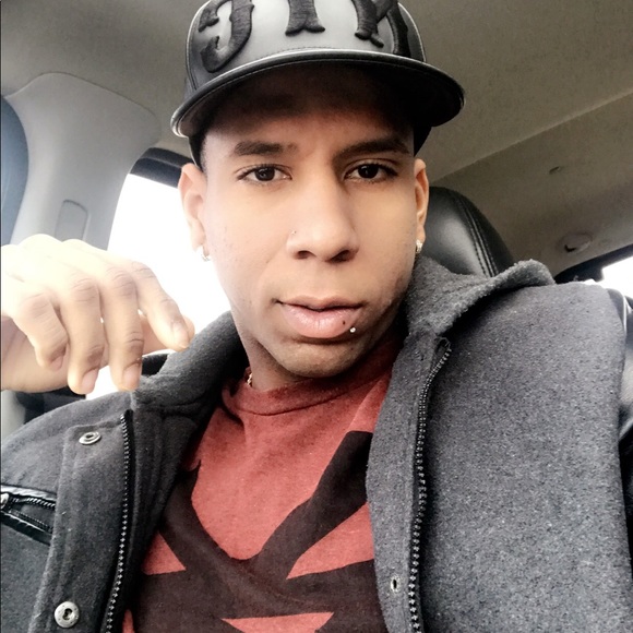 Profile Picture of Michel Copello (@michel1992) on Poshmark