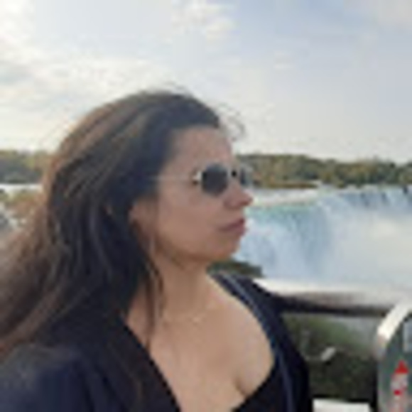 Profile Picture of Daniela c santos Rodrigues (@rdanicsantos) on Poshmark