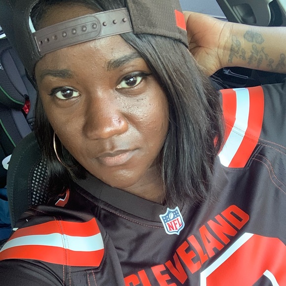 Profile Picture of Stacy Dozier (@coco2_22) on Poshmark