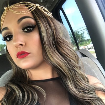 Profile Picture of Hannah Downey (@hdowneymakeup) on Twitter