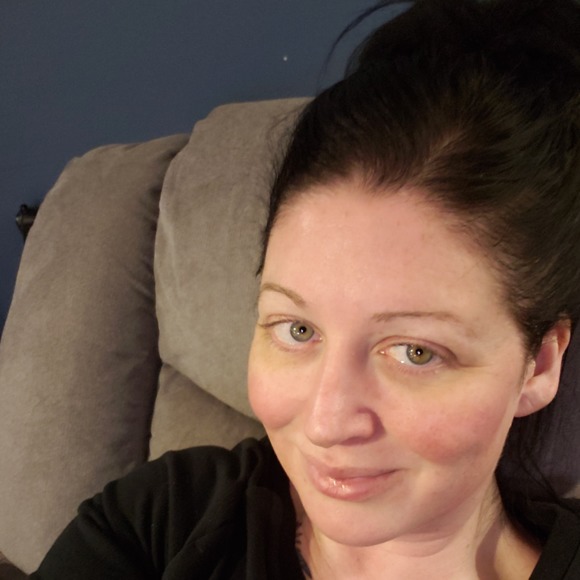 Profile Picture of Cassandra O'callaghan-horn (@caisiec79) on Poshmark