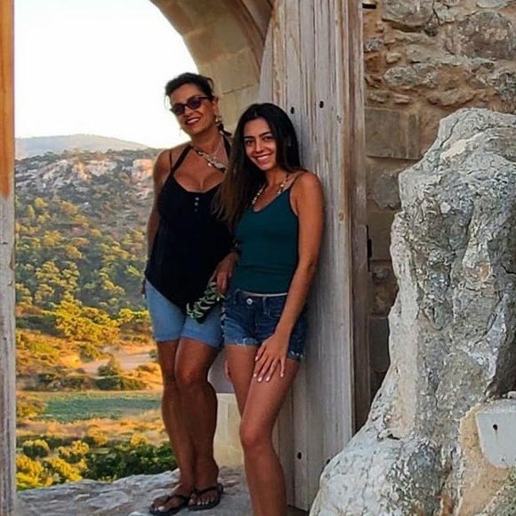 Profile Picture of Lois Conti (@loisconti) on Poshmark