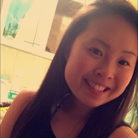 Profile Picture of Minhthu Nguyen (@minhthun) on Poshmark