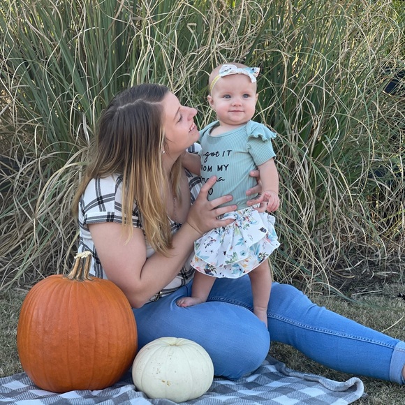 Profile Picture of Nicole Cuskey (@nicole_cuskey) on Poshmark