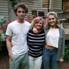 Profile Picture of Lisa Surratt Kennedy (@KennedySurratt) on Twitter