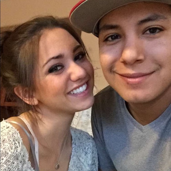 Profile Picture of Alexis Sabatoni (@sabatoni) on Poshmark