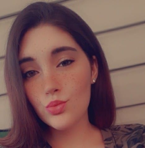 Profile Picture of Samantha Cassity (@loveyousam123) on Poshmark