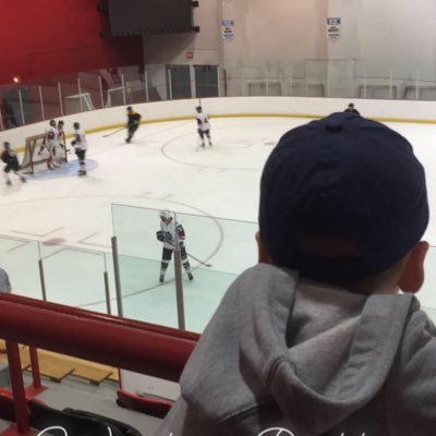 Profile Picture of Jenn Bennett (@JennyMack02) on Twitter