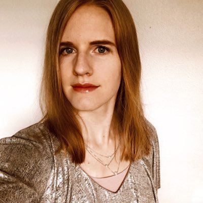 Profile Picture of Carly -  💛 💛 (@inspiredTSfan) on Twitter