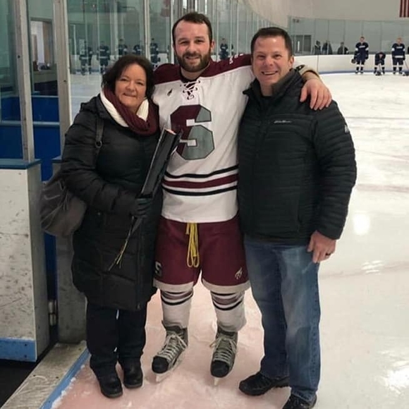 Profile Picture of Aaron Cook (@acook33916) on Poshmark