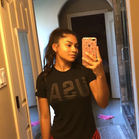 Profile Picture of Angie Pulido (@angiepulido7) on Poshmark