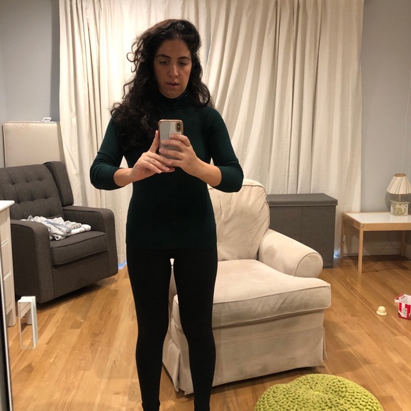 Profile Picture of Hengameh Rabizadeh (@hengamehr) on Poshmark