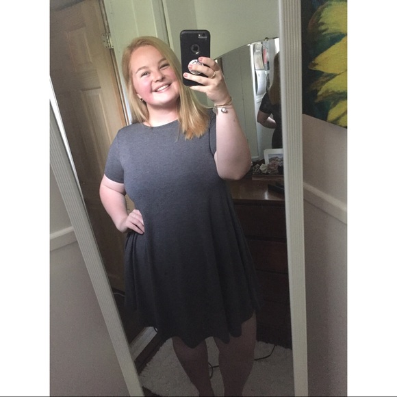 Profile Picture of Jillian Shannon (@jillshannon) on Poshmark