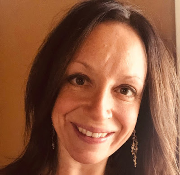 Profile Picture of Sarah Decapio (@sarahdecapio) on Poshmark