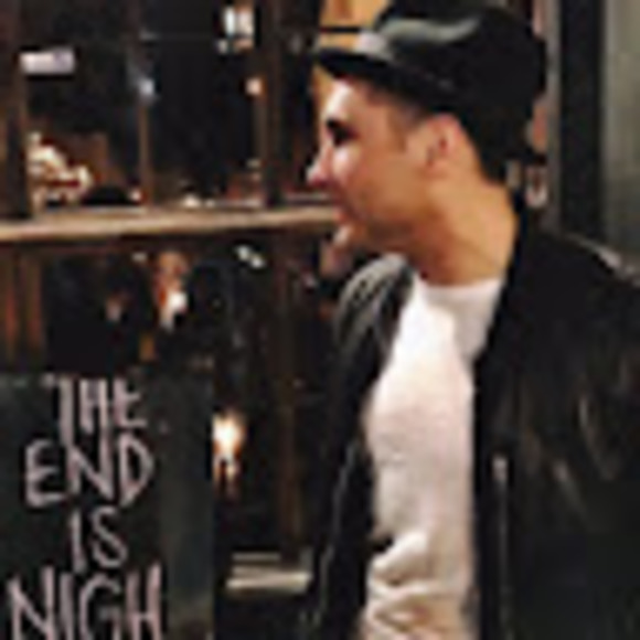 Profile Picture of Aaron Louis (@albietracht) on Poshmark