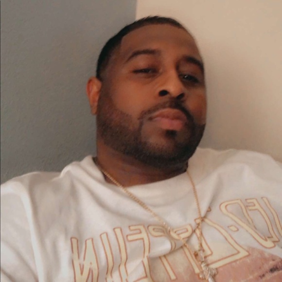 Profile Picture of Jerry Allen (@jerryallen213) on Poshmark