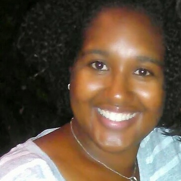 Shaunda Davezan - Poshmark Profile Picture of Shaunda Davezan (@sdavezan18) on Poshmark