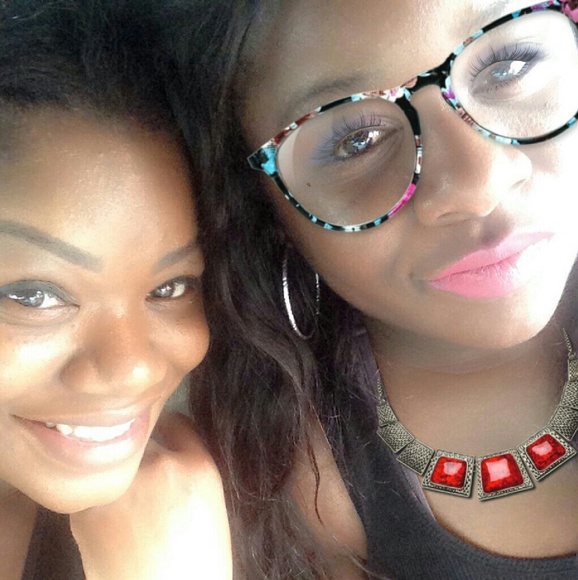 Profile Picture of Leemah Dee (@leemahd) on Poshmark