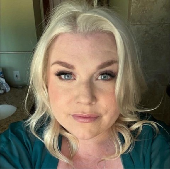 Profile Picture of Alexandra Edmonds (@alexandraedm538) on Poshmark