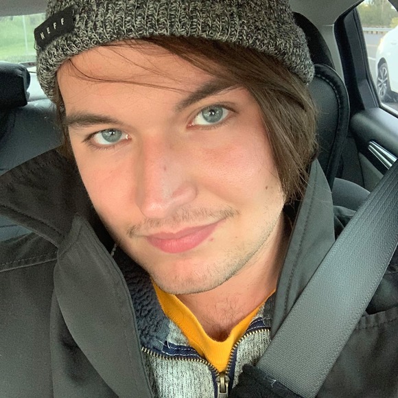 Profile Picture of Isaac Beck (@theskittlemaker) on Poshmark