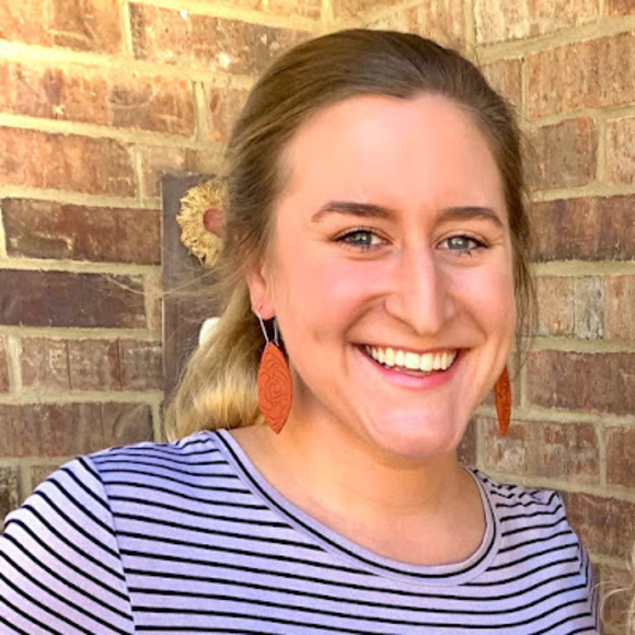 Anne marie Breum - Poshmark Profile Picture of Anne marie Breum (@abreum96) on Poshmark