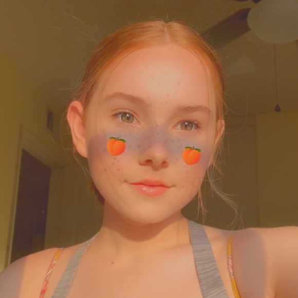 Profile Picture of Emily Feimer (@emilyfeimer) on Poshmark