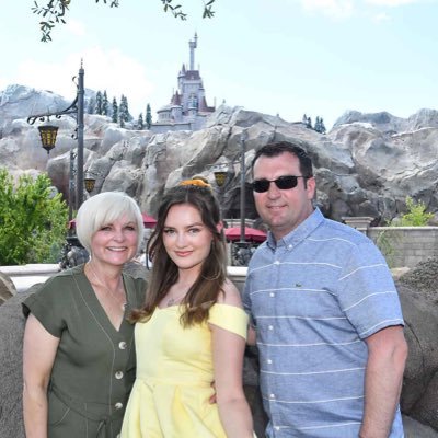 Profile Picture of Jane James (@janejames27) on Twitter