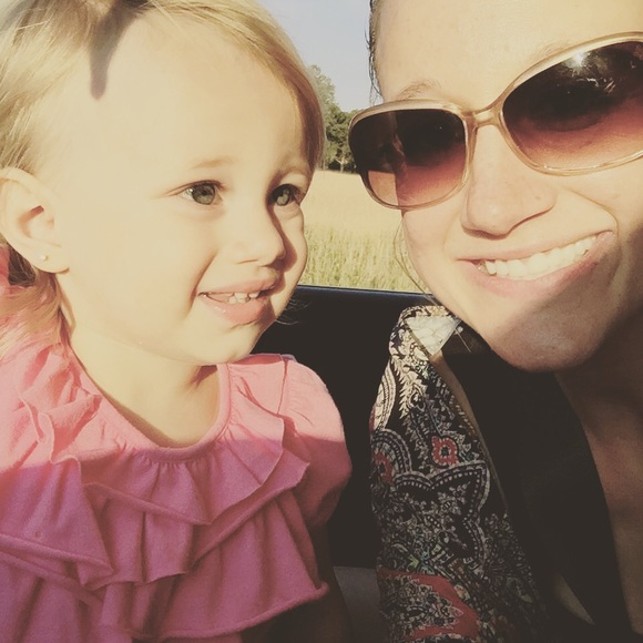 Profile Picture of Lara Stehlik (@lstehlik4) on Poshmark