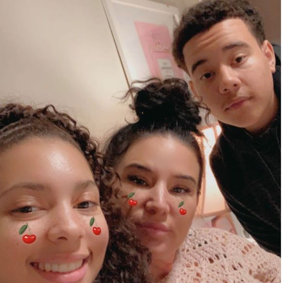 Profile Picture of Andrea Catchings (@catchingsandrea) on Poshmark