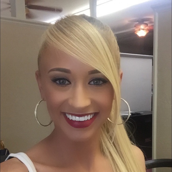 Ana Fleharty - Poshmark Profile Picture of Ana Fleharty (@afleharty) on Poshmark