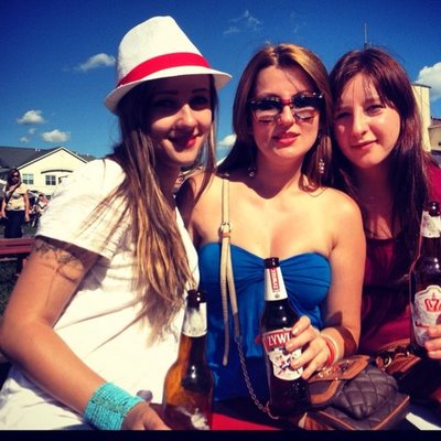 Profile Picture of Izabela Seenarraine (@izaSeenarraine) on Twitter