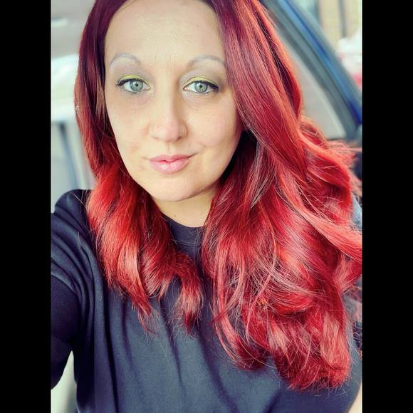 Profile Picture of Sharon Chambers (@lovinlife1231) on Poshmark