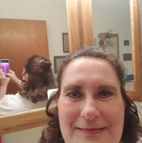 Profile Picture of Vicki Richardson-vaughn (@vickiv16) on Poshmark