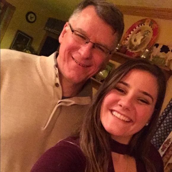 Profile Picture of Tina Meyer (@meyer3ke) on Poshmark