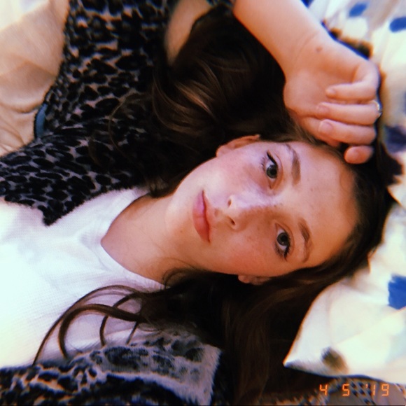 Profile Picture of Amelia Hanson (@lia_d_0505) on Poshmark